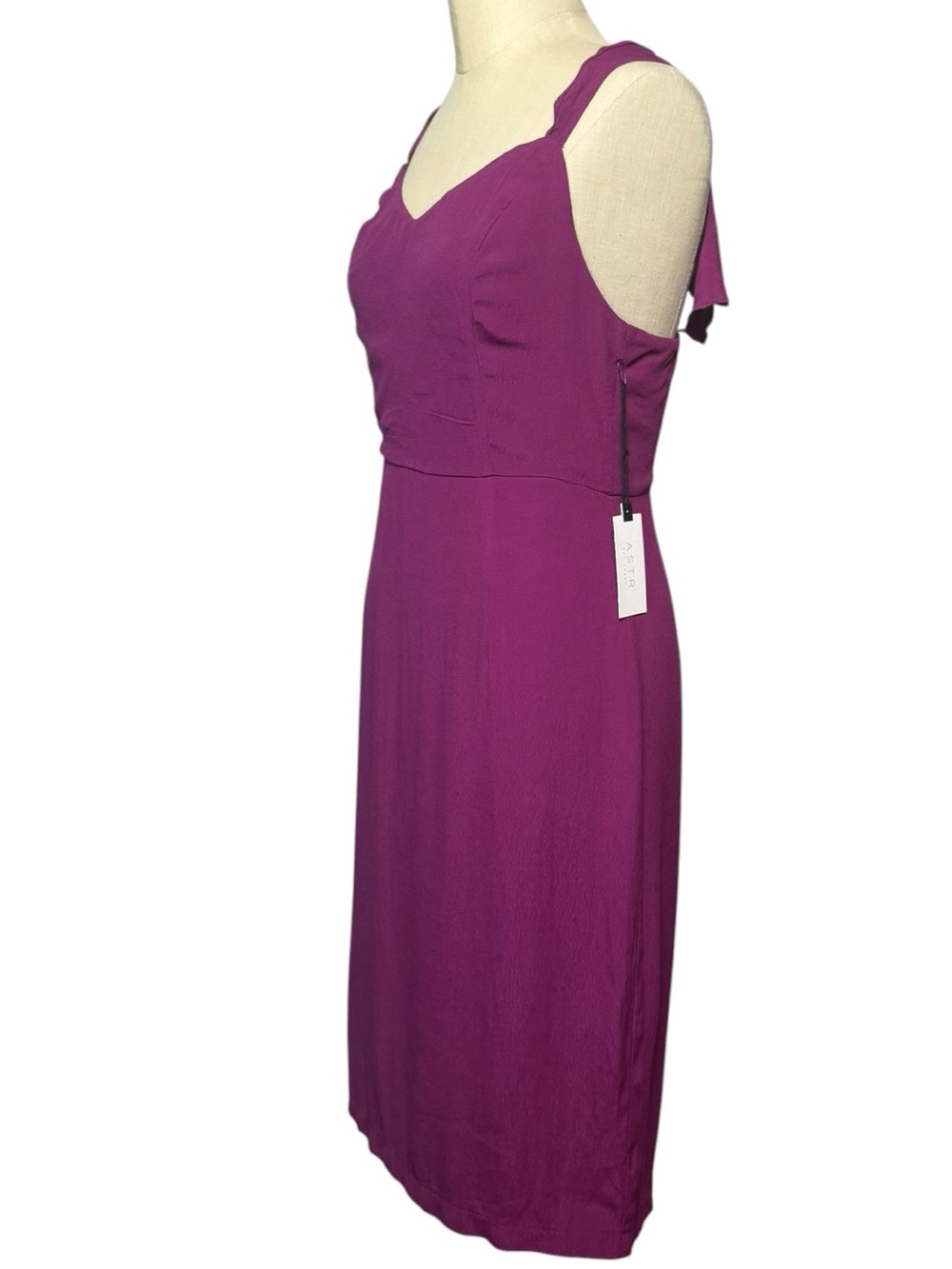 NWT ASTR The Label Purple Flutter Sleeve Midi Dress Medium - Picture 3 of 11